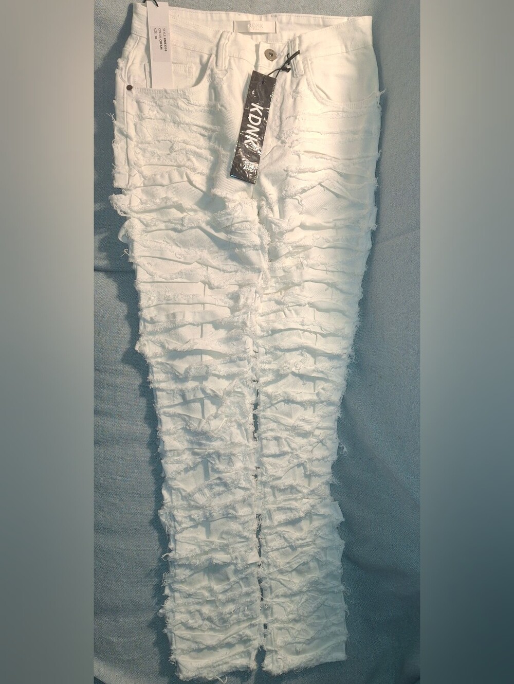 NWT KDNK Heavy Distressed Shredded Stacked Jeans Cream White Size 30